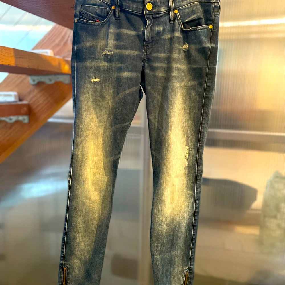 Diesel Skinzee-Low-Zip Jeans